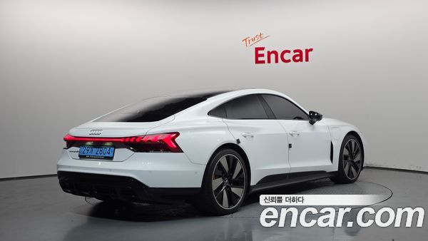 Audi e-tron GT 2023, фото 2