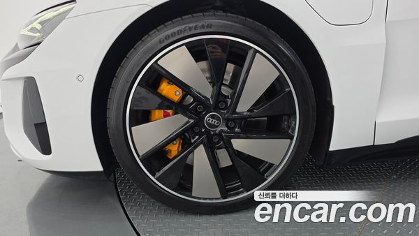 Audi e-tron GT 2023, фото 5