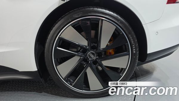 Audi e-tron GT 2023, фото 7