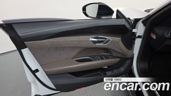 Audi e-tron GT 2023, фото 14