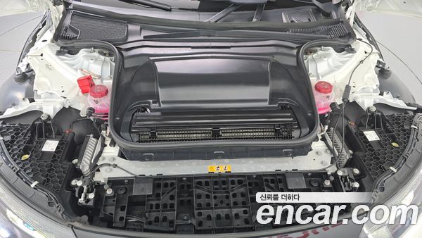 Mercedes-Benz EQE 2023, фото 5