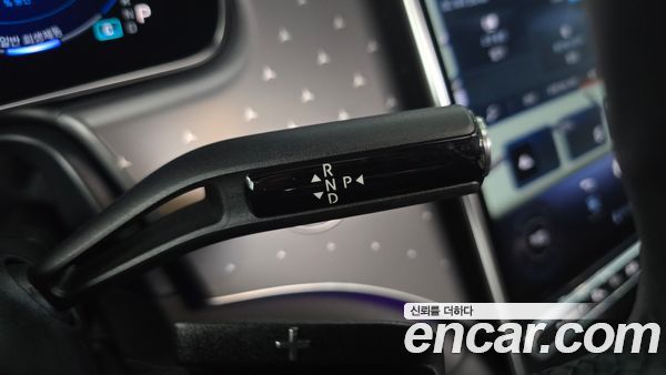 Mercedes-Benz EQE 2023, фото 11