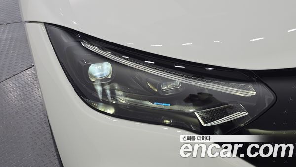 Mercedes-Benz EQE 2023, фото 7
