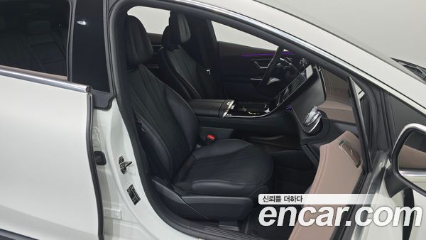 Mercedes-Benz EQE 2023, фото 15
