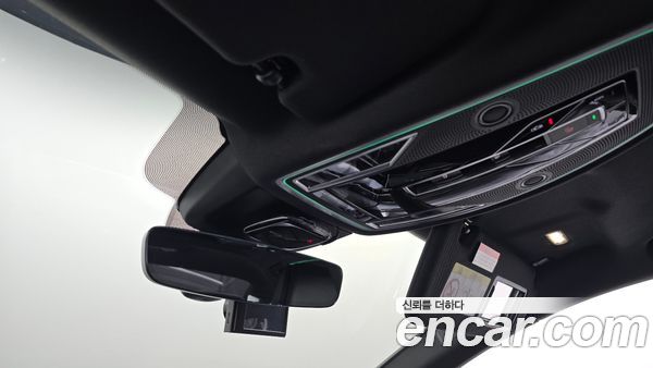 Audi A8 2021, фото 28