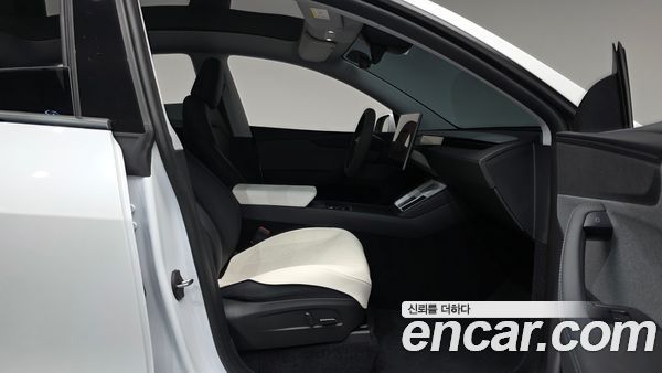 Tesla Model Y 2025, фото 15