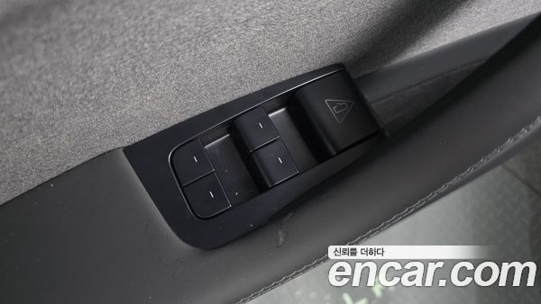 Tesla Model Y 2025, фото 31
