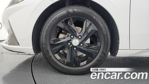 Hyundai Elantra 2021, фото 5
