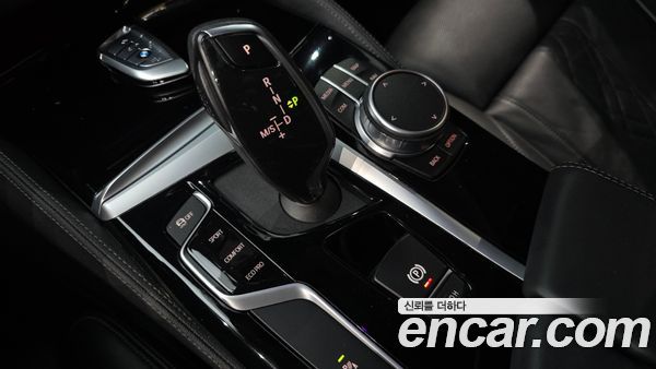 BMW 5 Series 2020, фото 11