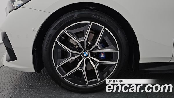 BMW 5 Series 2024, фото 4