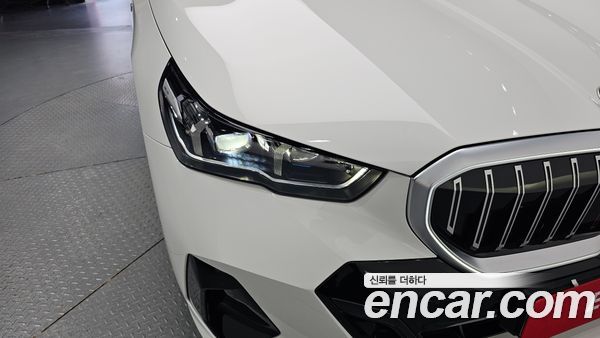 BMW 5 Series 2024, фото 7
