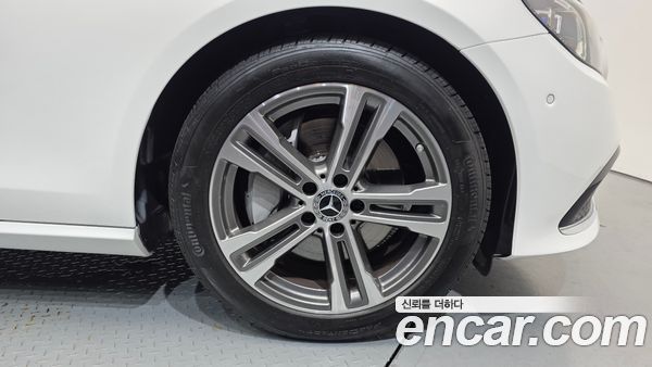 Mercedes-Benz E-Class 2021, фото 5