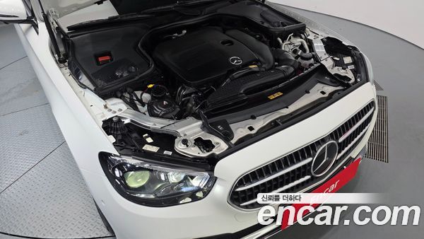 Mercedes-Benz E-Class 2021, фото 6