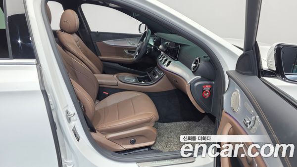 Mercedes-Benz E-Class 2021, фото 17