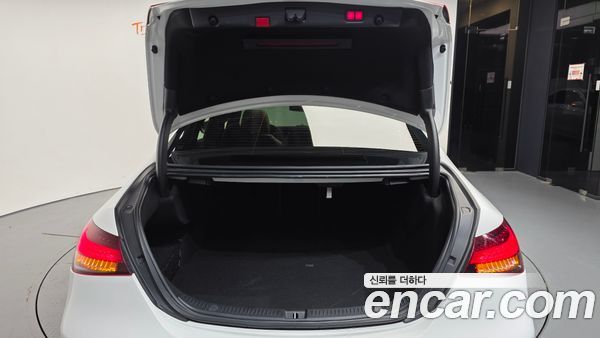 Mercedes-Benz E-Class 2021, фото 26