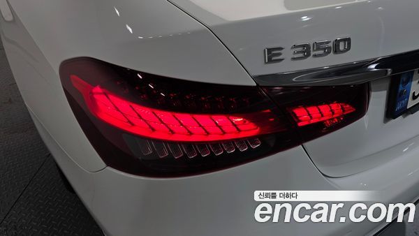 Mercedes-Benz E-Class 2021, фото 9
