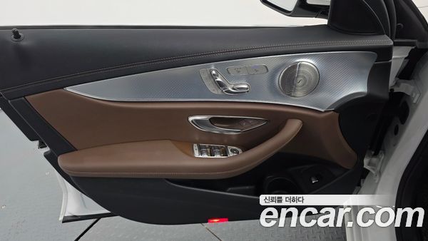 Mercedes-Benz E-Class 2021, фото 14