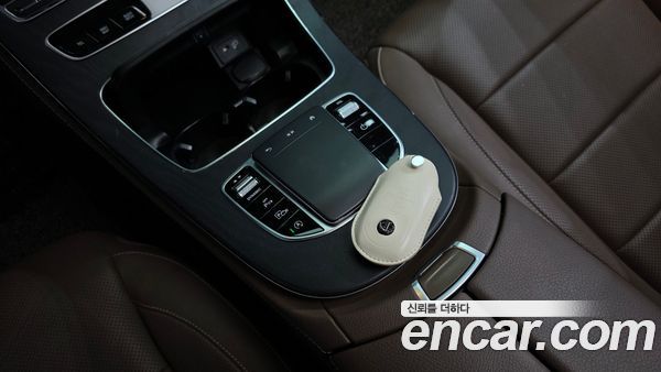 Mercedes-Benz E-Class 2021, фото 30