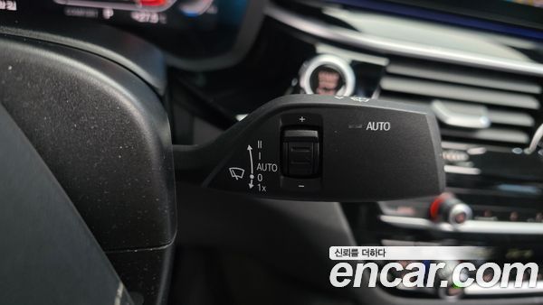 BMW 5 Series 2020, фото 30