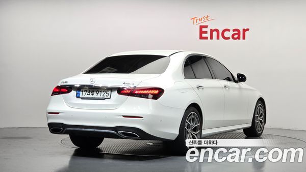 Mercedes-Benz E-Class 2022, фото 2