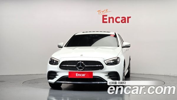 Mercedes-Benz E-Class 2022, фото 3