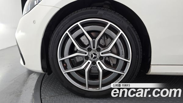Mercedes-Benz E-Class 2022, фото 5