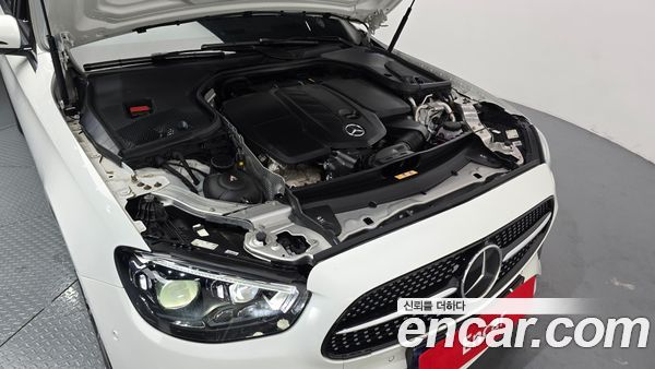 Mercedes-Benz E-Class 2022, фото 6