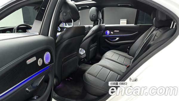 Mercedes-Benz E-Class 2022, фото 11