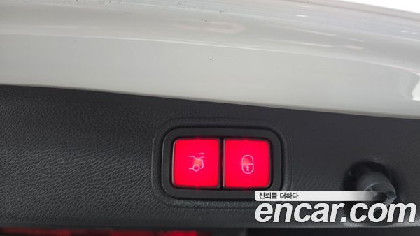 Mercedes-Benz E-Class 2022, фото 16