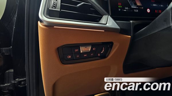 BMW 3 Series 2024, фото 26