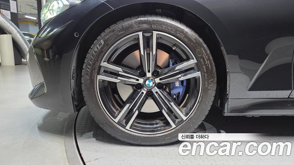 BMW 3 Series 2024, фото 7
