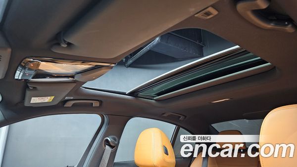 BMW 3 Series 2024, фото 29