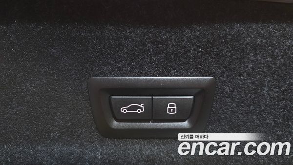 BMW 3 Series 2024, фото 31