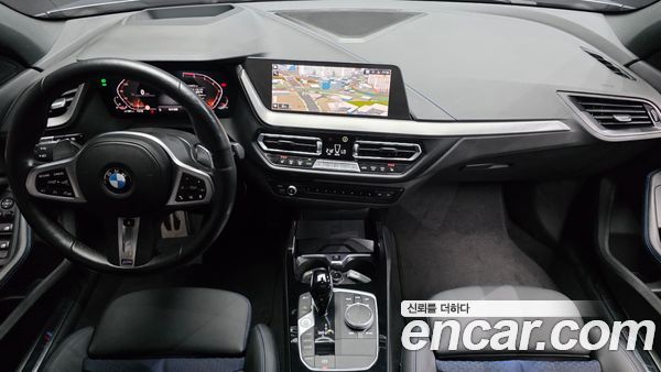 BMW 1 Series 2023, фото 10