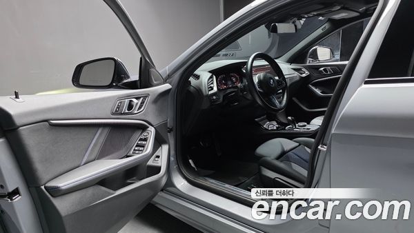 BMW 1 Series 2023, фото 13