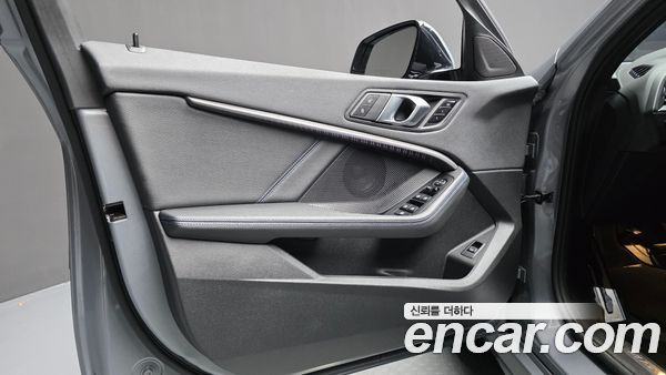 BMW 1 Series 2023, фото 14