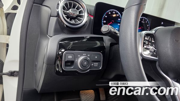 Mercedes-Benz A-Class 2021, фото 16
