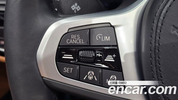 BMW 5 Series 2023, фото 20