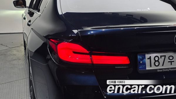 BMW 5 Series 2023, фото 8