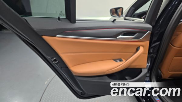 BMW 5 Series 2023, фото 14