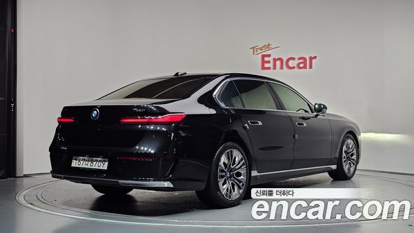 BMW 7 Series 2023, фото 2