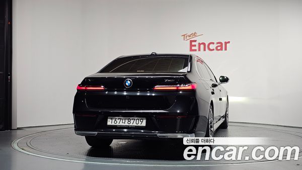BMW 7 Series 2023, фото 4