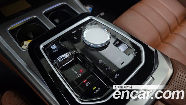 BMW 7 Series 2023, фото 9