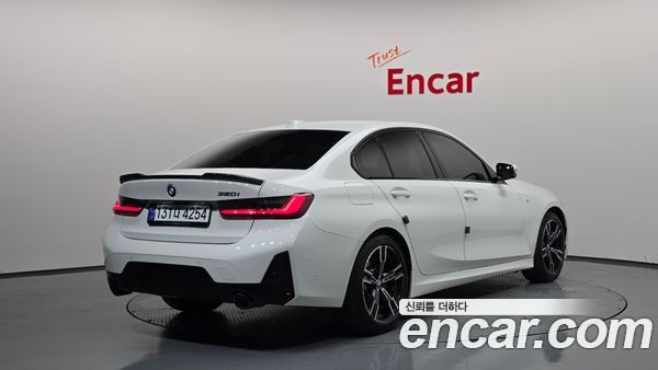 BMW 3 Series 2024, фото 2