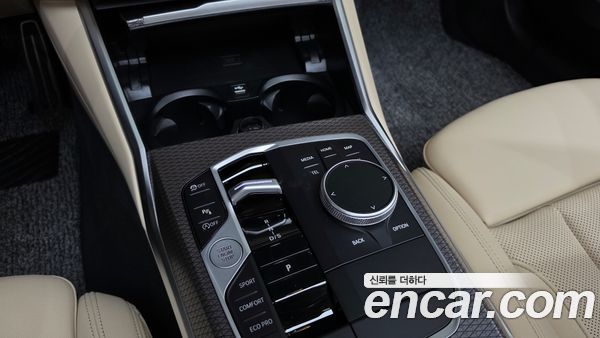 BMW 3 Series 2024, фото 12