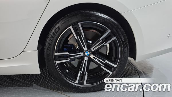 BMW 3 Series 2024, фото 7
