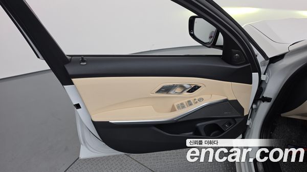 BMW 3 Series 2024, фото 14