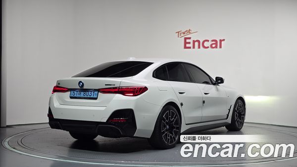 BMW i4 2025, фото 2