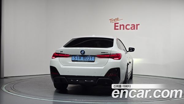 BMW i4 2025, фото 4