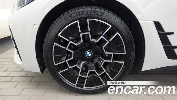 BMW i4 2025, фото 5